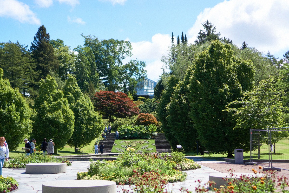 Beete und Treppenanlage im Botanischen Garten Göteborg