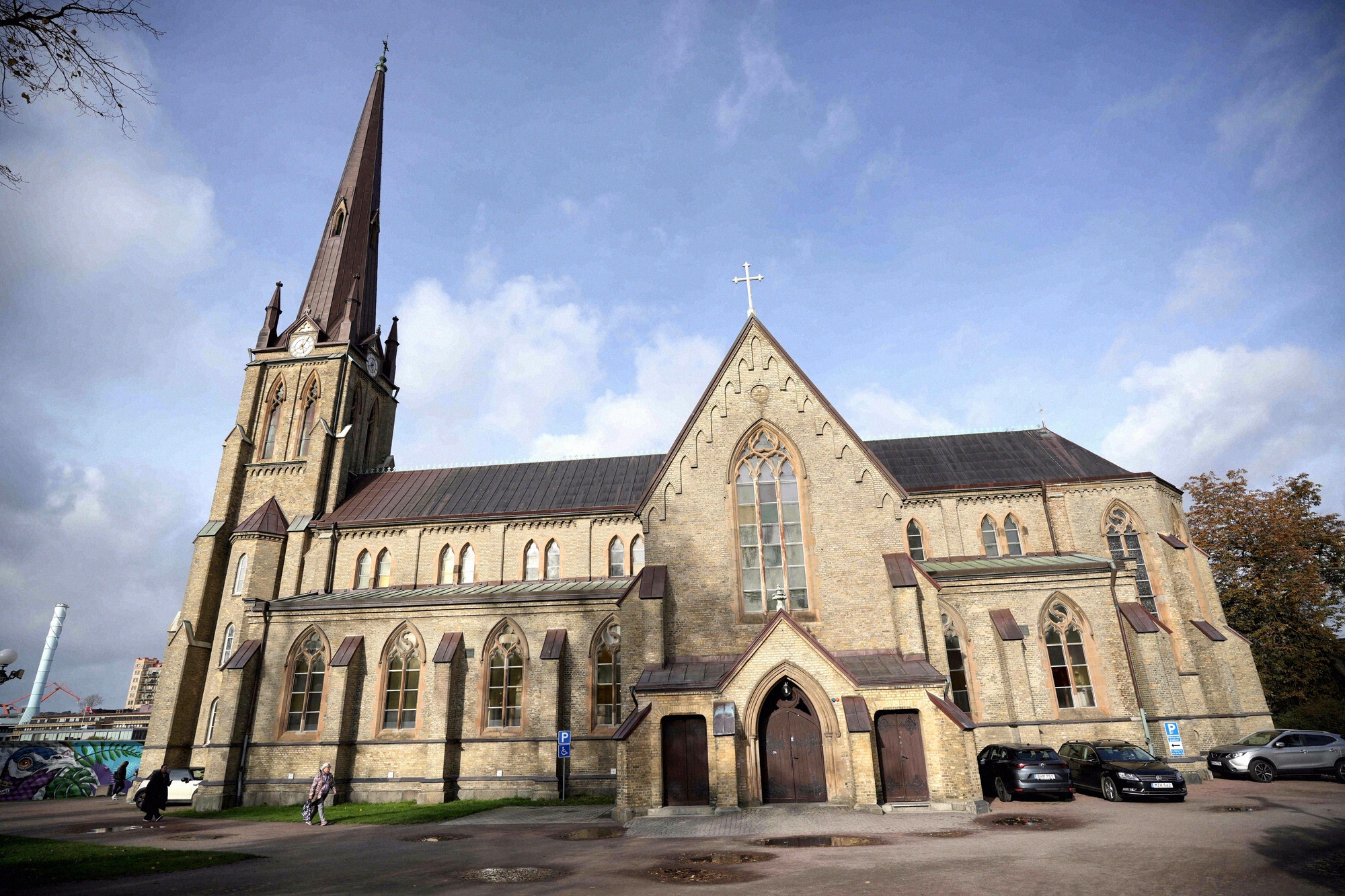 The neo-Gothic Hagakyrkan, with its distinctive spire, is one of the landmarks of the Haga neighbourhood.